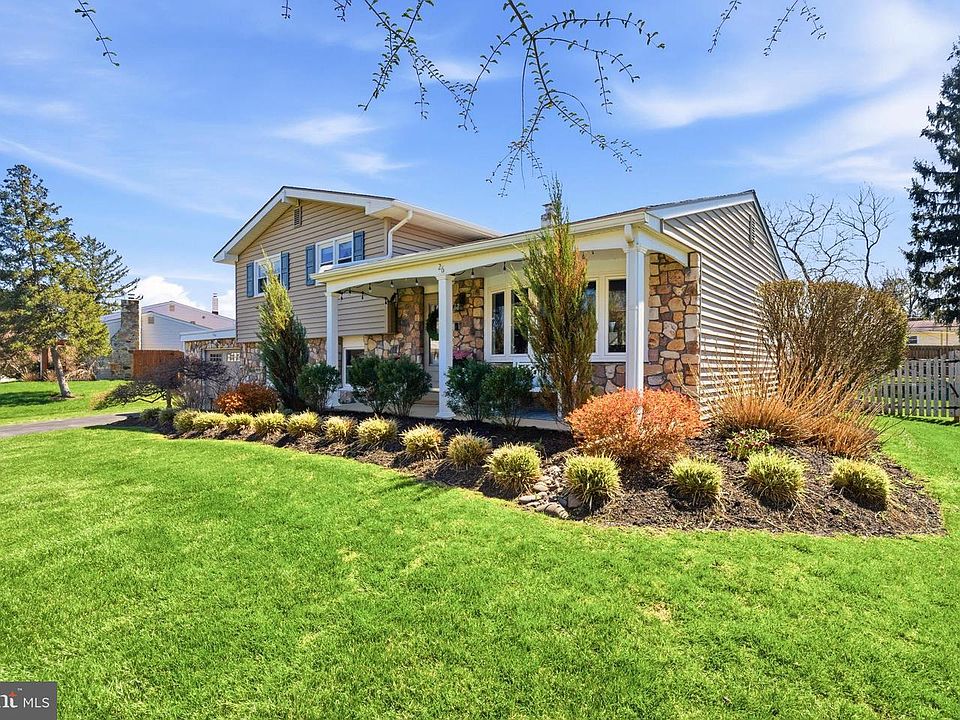 1st image of 26 Wood Ln