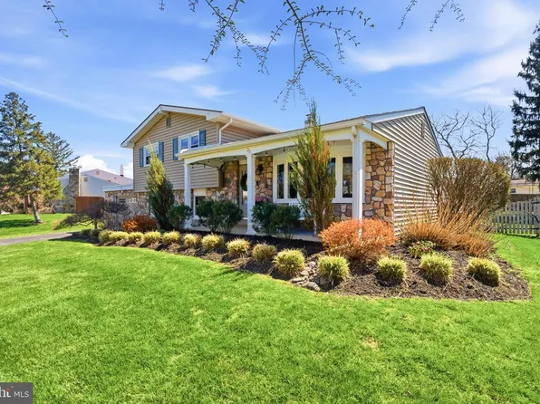 26 Wood Ln, Malvern, PA 19355