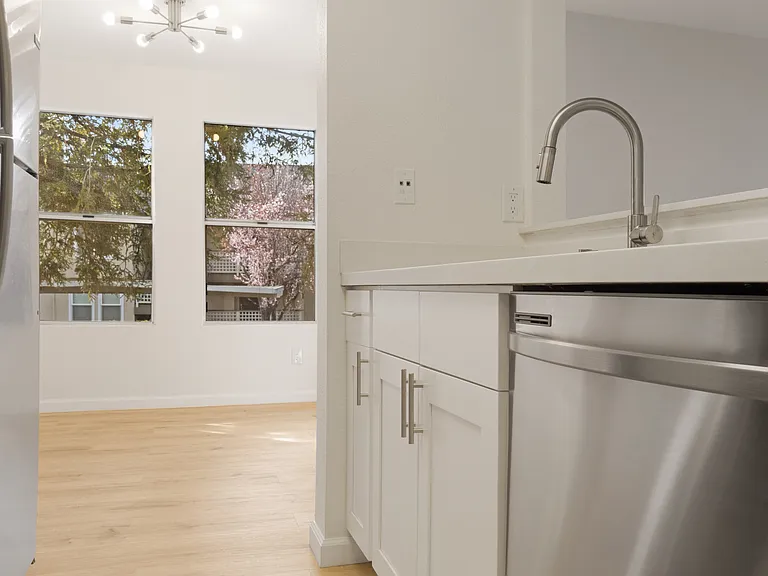 695 Bristol Dr #182 — Photo 6