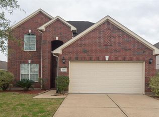 5301 Summer Spring Ln, Rosharon, TX 77583