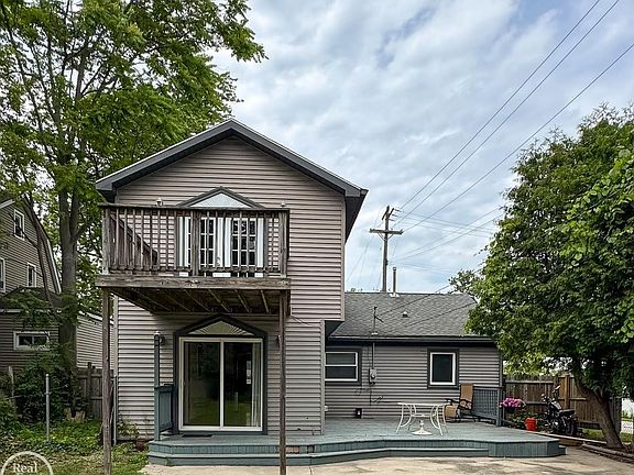 2nd image of 1116 Garfield St