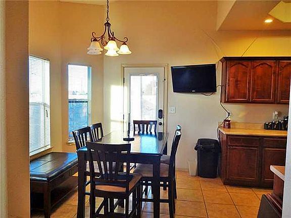 5th image of 708 Danube Dr