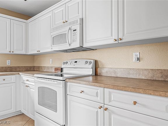 2nd image of 1409 NE 18th Ave