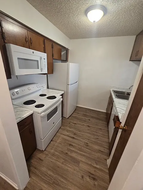 2 bed, 950 sqft, $975 — Photo 3