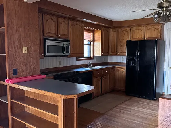 1600 Doran Rd APT A, Murray, KY 42071