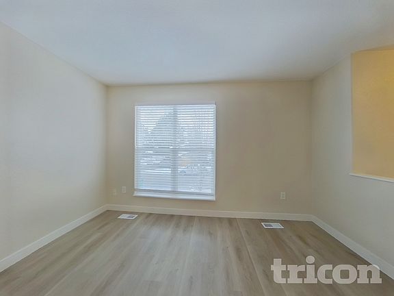 2nd image of 2512 W 99th Pl