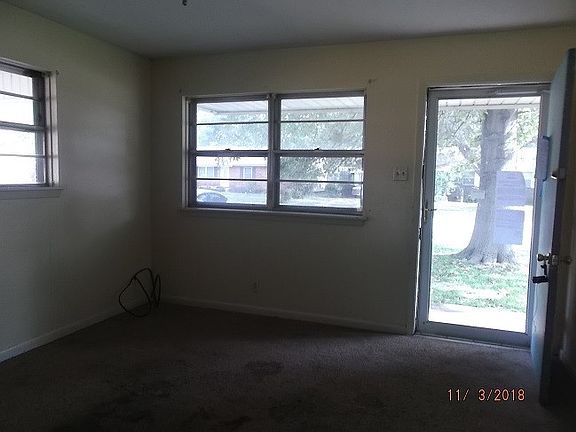2nd image of 1129 Ohio St
