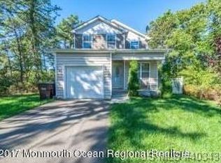 356 W End Ave, Bayville, NJ 08721