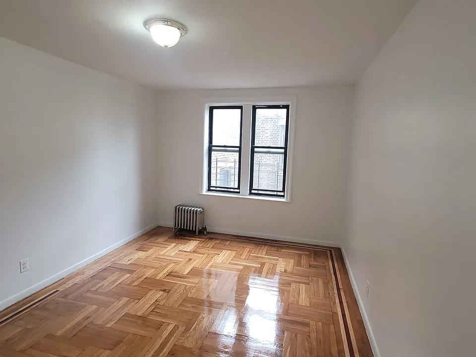 54 W 174th St #H6