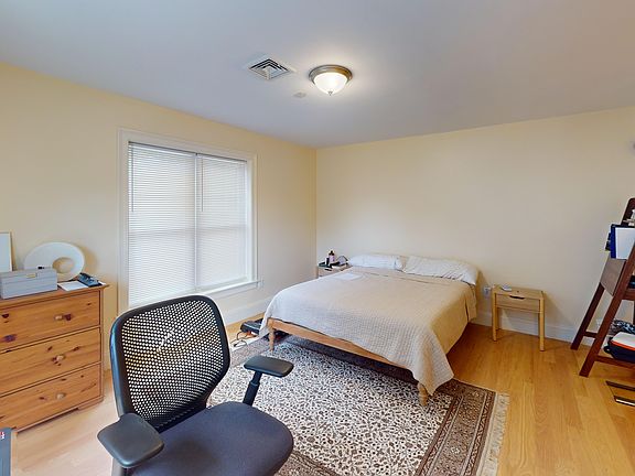 5th image of 5165 Washington St #7