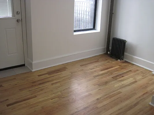 Rented by TAG Real Estate | media 10