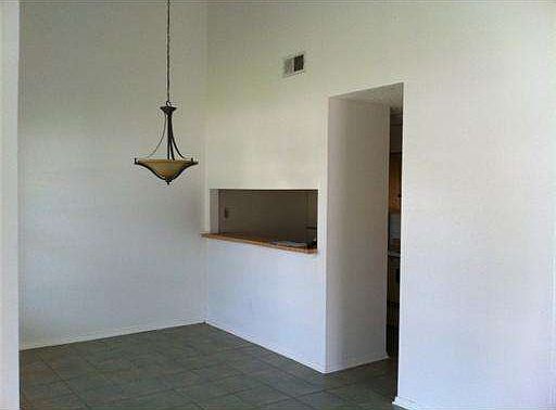 4th image of 5303 Cross Creek Dr