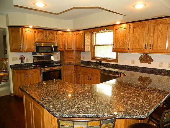 2nd image of 1103 Flax Ln