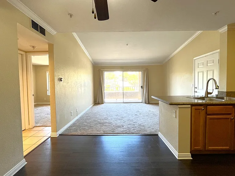 1020 La Terraza Cir #306 — Photo 13