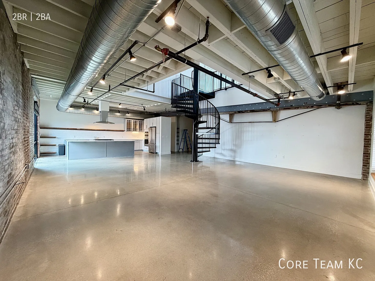 Downtown Penthouse For Rent with Private Rooftop Patio — Photo 4