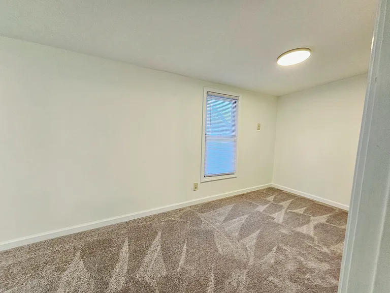 701 W High St #1/2 — Photo 15