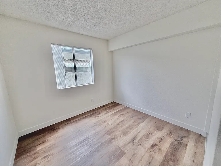 11058 Cantlay St #2 — Photo 16