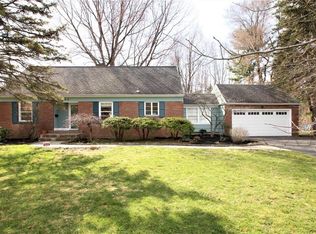 195 Dunrovin Ln, Rochester, NY 14618