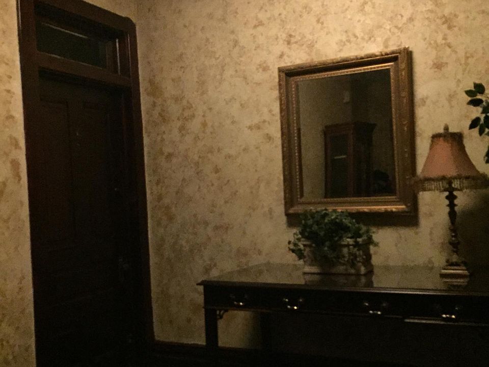 2nd image of 627 SE Riverside Dr APT D