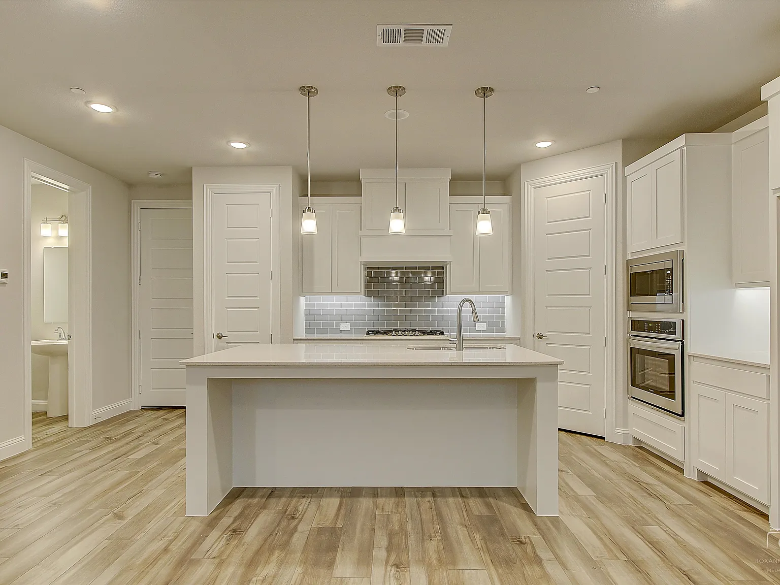 3 bed, 1822 sqft, $2,595 — Photo 4