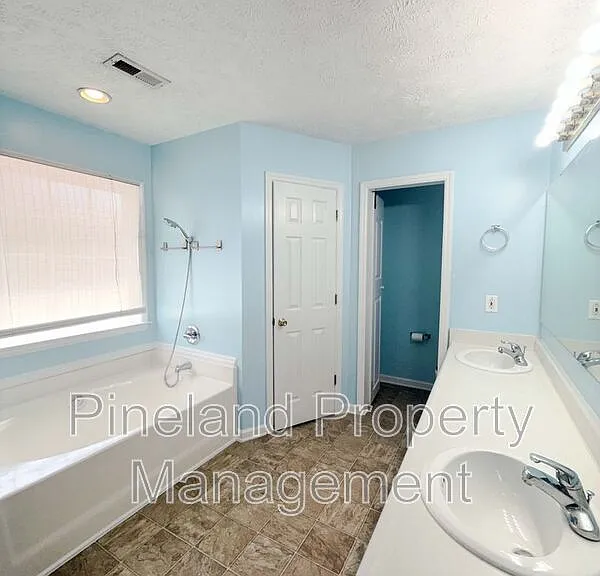 219 Woodland Dr — Photo 15