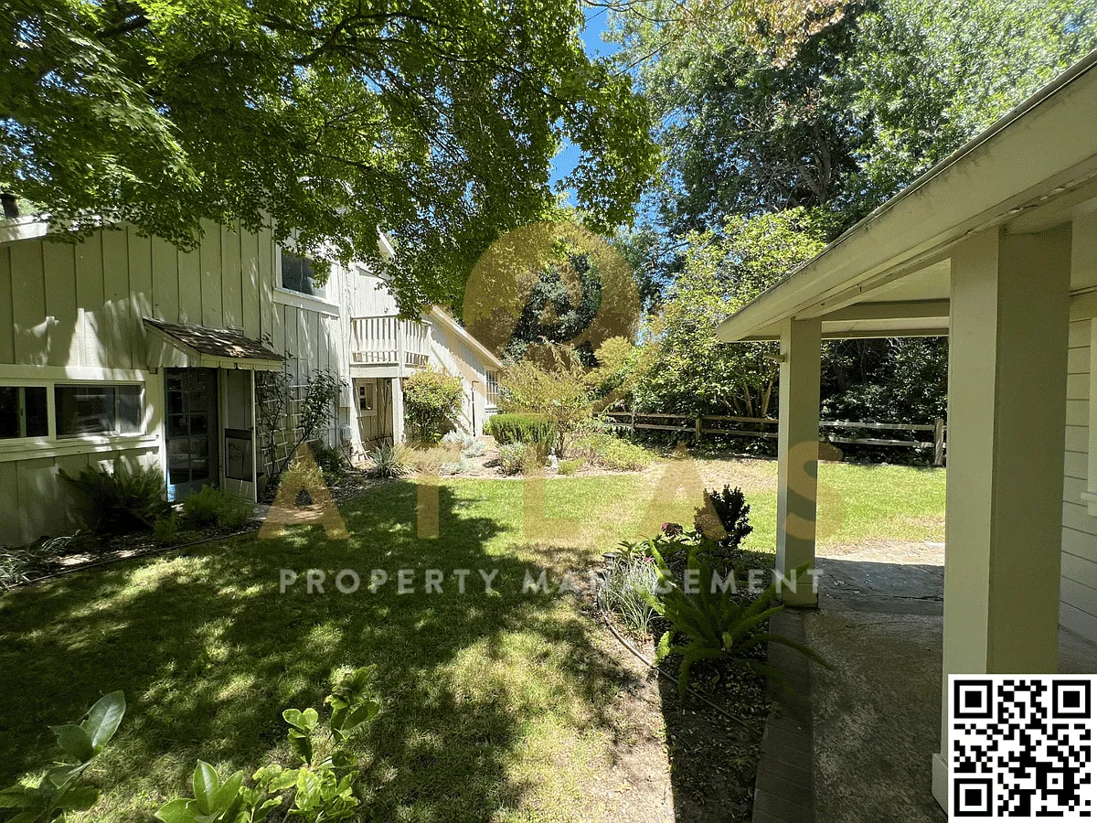 1064 Berry Ln - 1064 Berry Ln — Photo 3