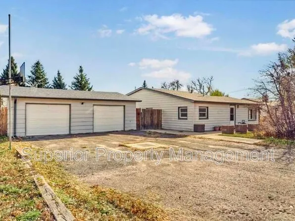 317 Lake Pl, Cheyenne, WY 82007