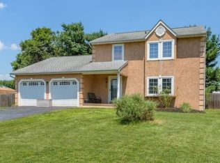 10 Nettletree Dr, Ewing, NJ 08638