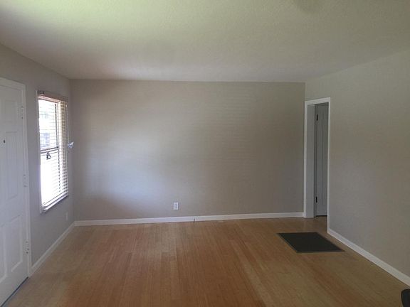 4th image of 1026 Hopkins Ave