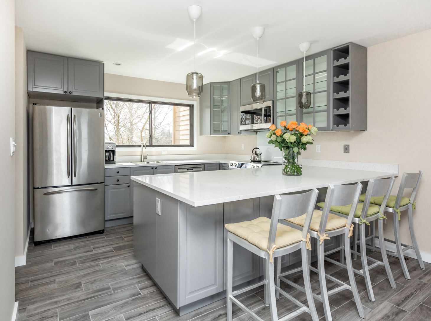  Entertaining kitchen