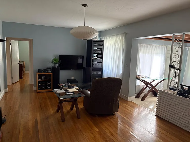531 Oriole Ave — Photo 6