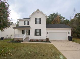 3685 Pioneer Dr, Hope Mills, NC 28348