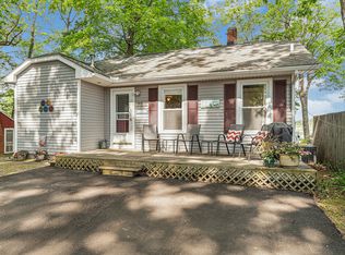 755 Treasure Island Dr, Mattawan, MI 49071