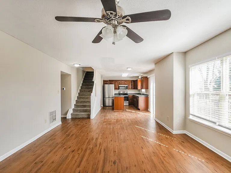 5805 Tanager Ln — Photo 7