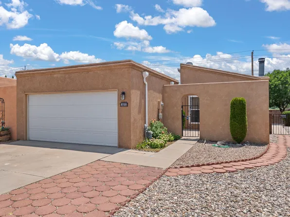 5725 Elmwood Dr NE, Albuquerque, NM 87109