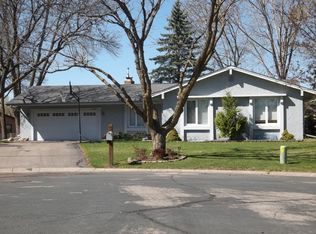 17260 Park Cir, Eden Prairie, MN 55346