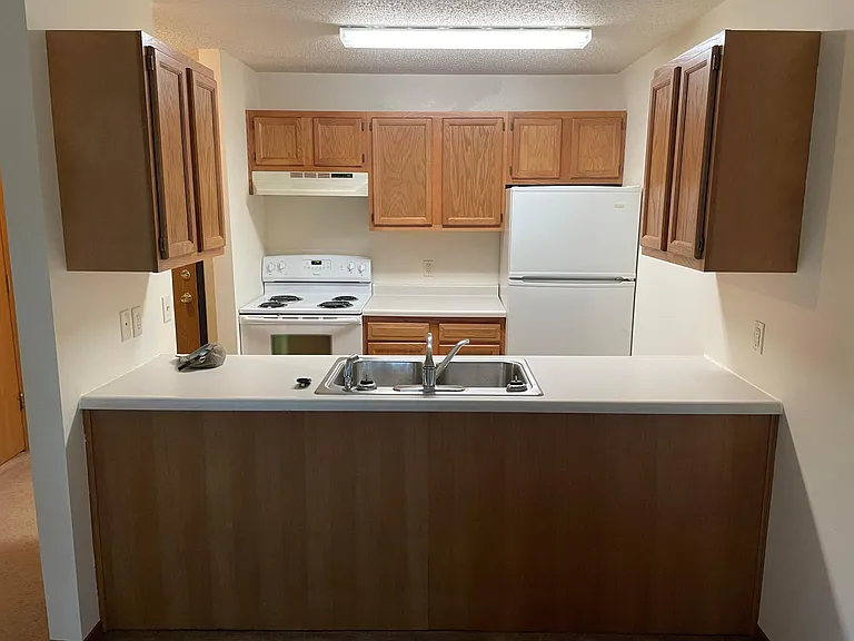 714 Bruce Ct #9 — Photo 4