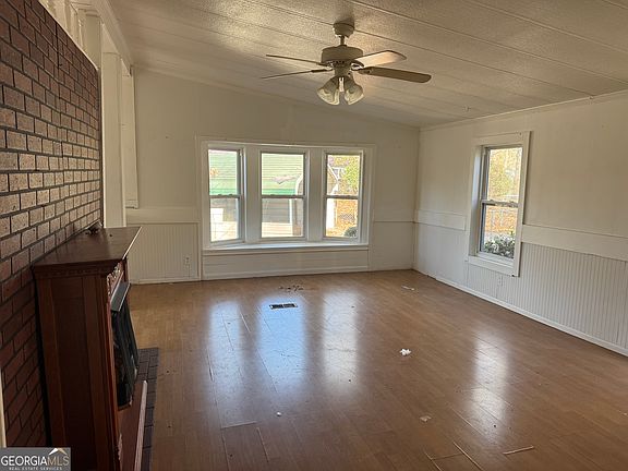 4th image of 130 Garden Ridge Dr