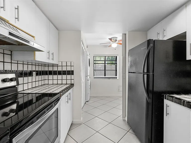 4241 SW 71st Way #4241 — Photo 7