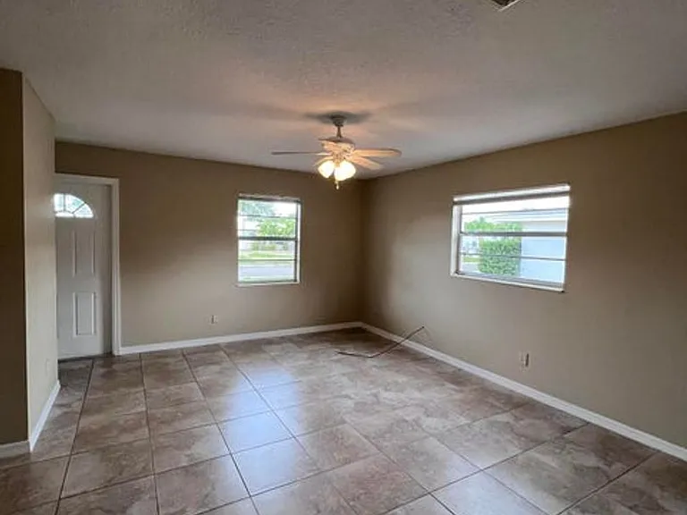 849 Tupelo Dr — Photo 2