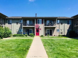 10045 Allen Pointe Dr, Allen Park, MI 48101