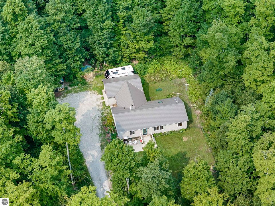 1st image of 3652 S Schomberg Rd