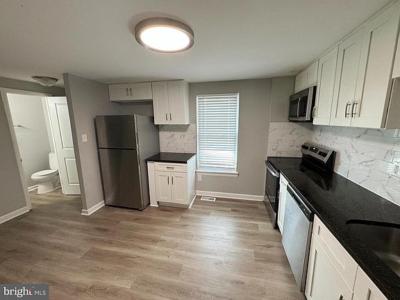 5th image of 9226 Throgmorton Rd
