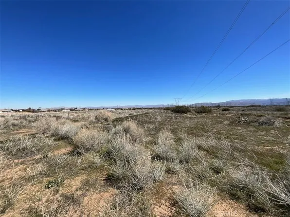 5889 May Pl, Oak Hills, CA 92344