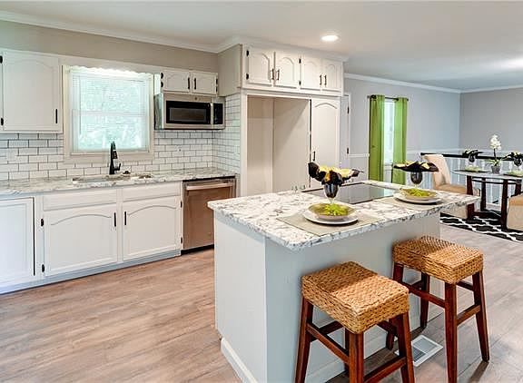 4th image of 5617 SE Meadow Ln