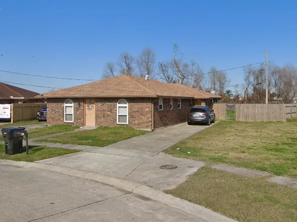 81 Phillip Ct, Chalmette, LA 70043