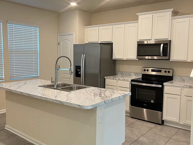 939 Rotary Rd — Photo 5