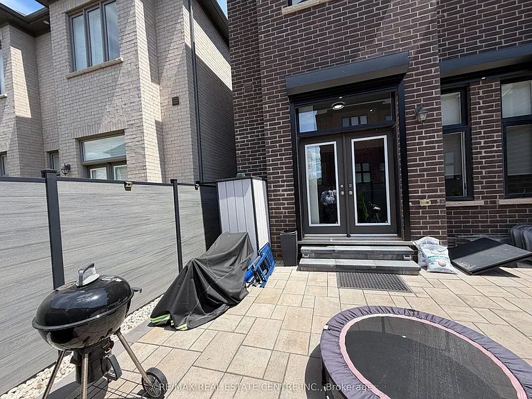 1192 Stag Holw — Photo 11