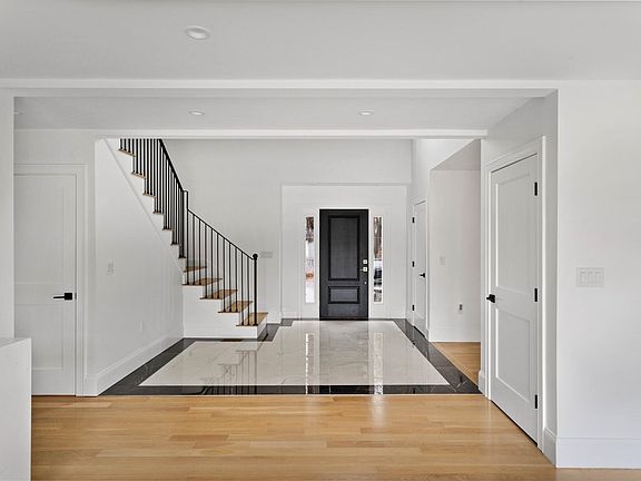 2nd image of 45 Lakeview Ave