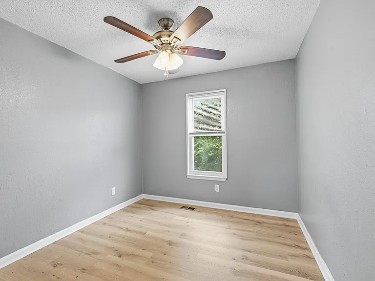3856 Forestwood Ct — Photo 29